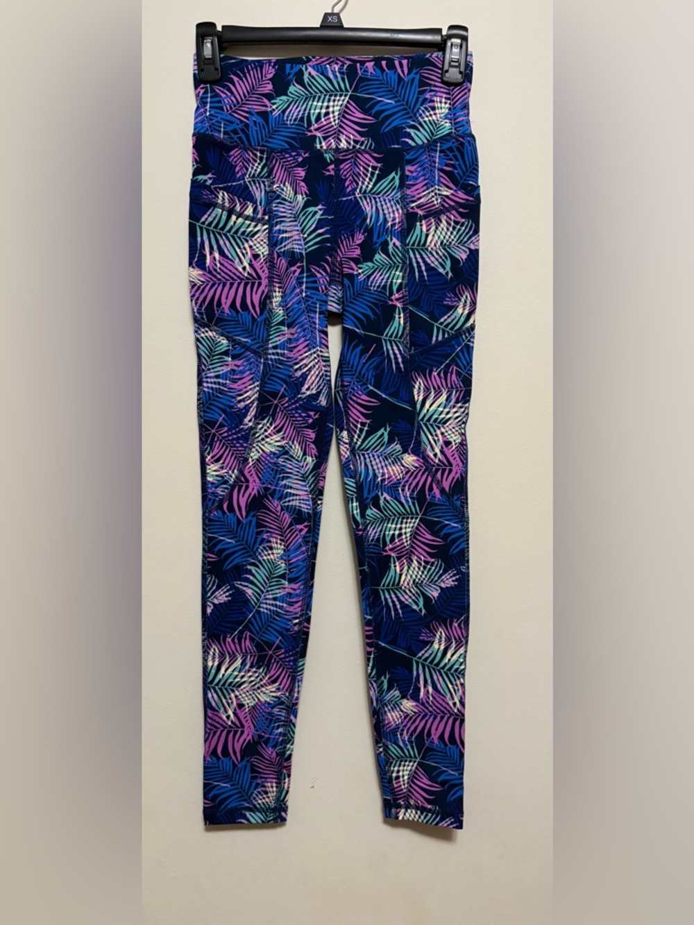 Covergirl Active Athletic Pants in X-small